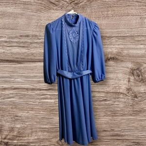 Vintage 70s Jennifer Gee blue front pleated dress. Size 10.